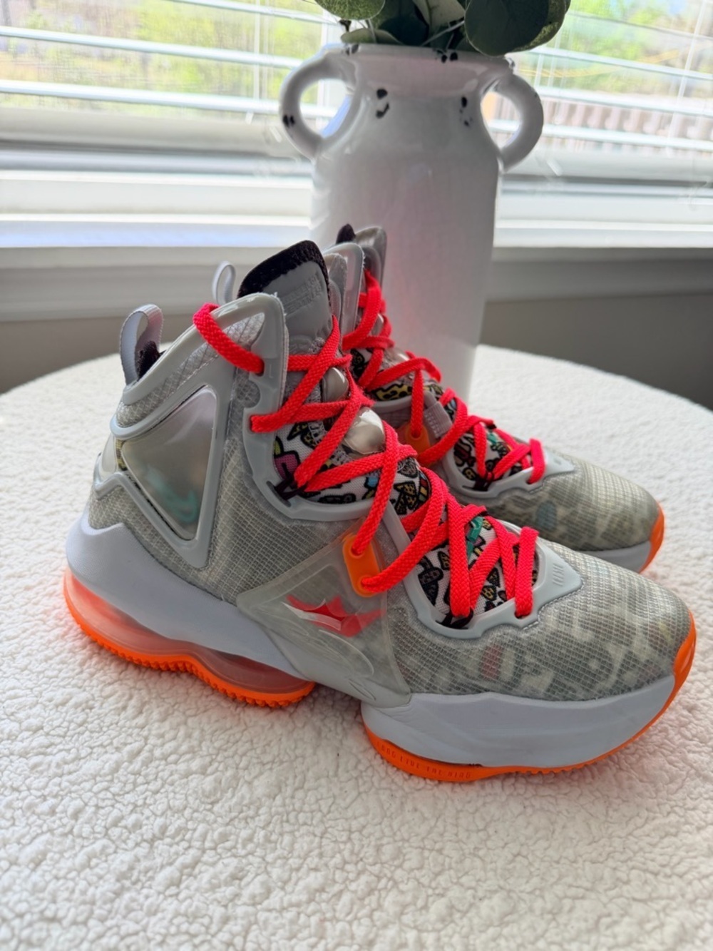 Nike LeBron XIX, Grey/ Green/ Orange, DC9339 001 Size 5Y